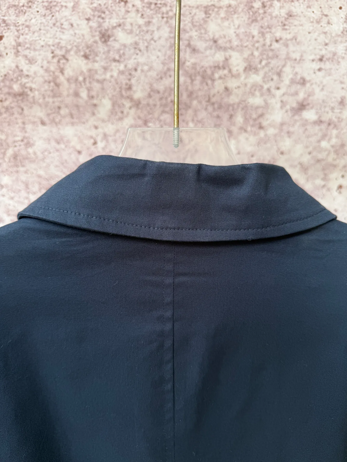 P530 Ralph Lauren autumn unisex long windbreaker jacket, pure cotton twill fabric, with plaid lining inside, customized hardware accessories, fine workmanship, loose fit for both men and women, full of temperament on the upper body, and the split hem design adds to the style.